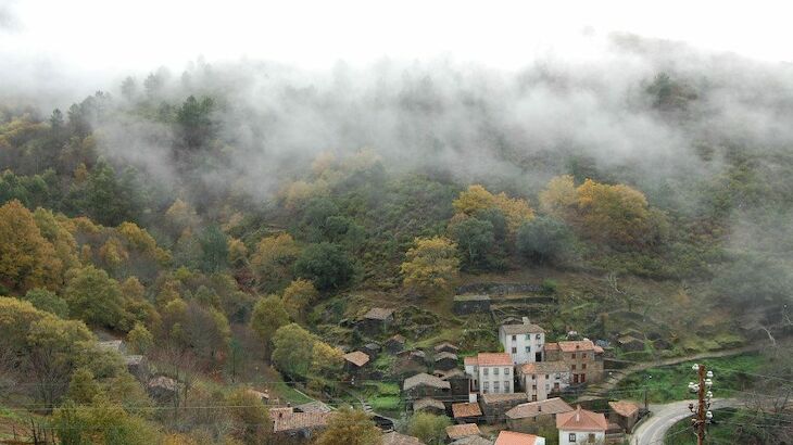 MANOLO XESUS OLIVEIRA ALDEAS DO XISTO citas viajeras octubre otoo turismo turismo rural Extremadura Portugal